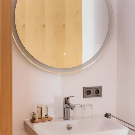 Weingut Peter Grill 住宿加早餐酒店