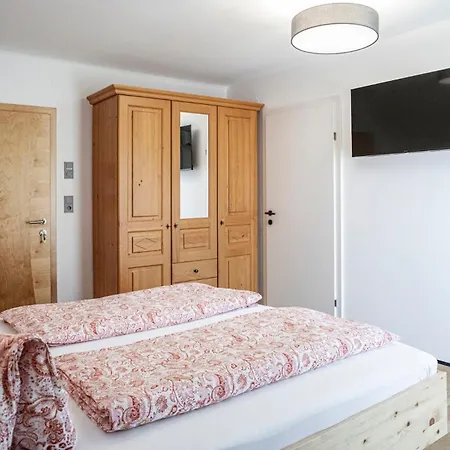 Weingut Peter Grill Bed & Breakfast 3*