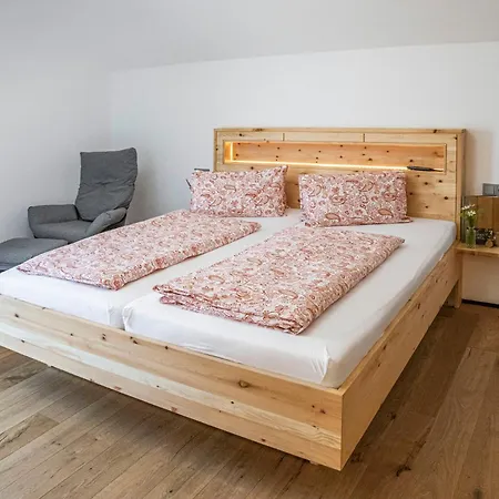 Weingut Peter Grill Bed & Breakfast Leutschach