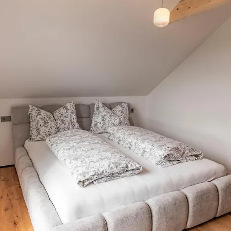 Bed & Breakfast Weingut Peter Grill 3*
