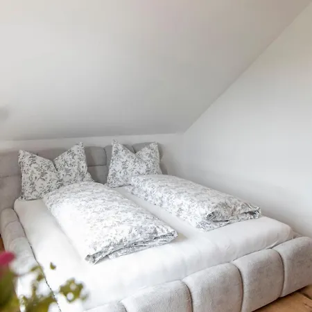 Weingut Peter Grill Bed & Breakfast
