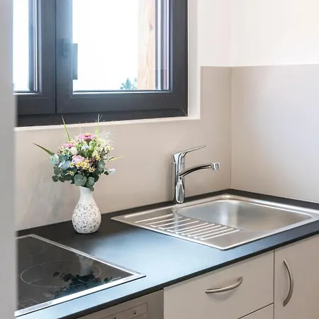 Weingut Peter Grill Bed & Breakfast 3*